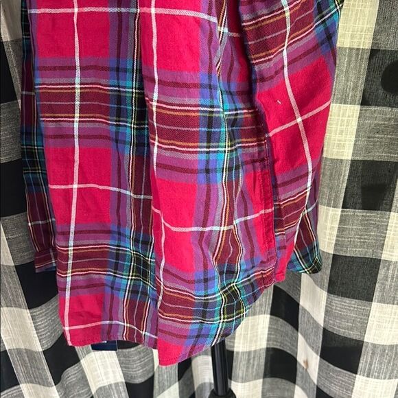 Chaps Red and Blue Plaid Casual Button Down Shirt   E - Picture 7 of 7